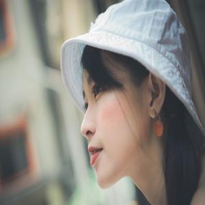 东雄薇